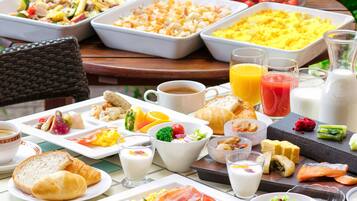 Colazione a buffet, servita tutte le mattine (2200 JPY a persona)