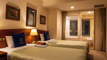 ビューバスツイン (ビジネス仕様) 禁煙 夕食18時スタート | 客室ごとに異なる装飾、客室ごとに異なるインテリア、遮光カーテン、アイロン / アイロン台