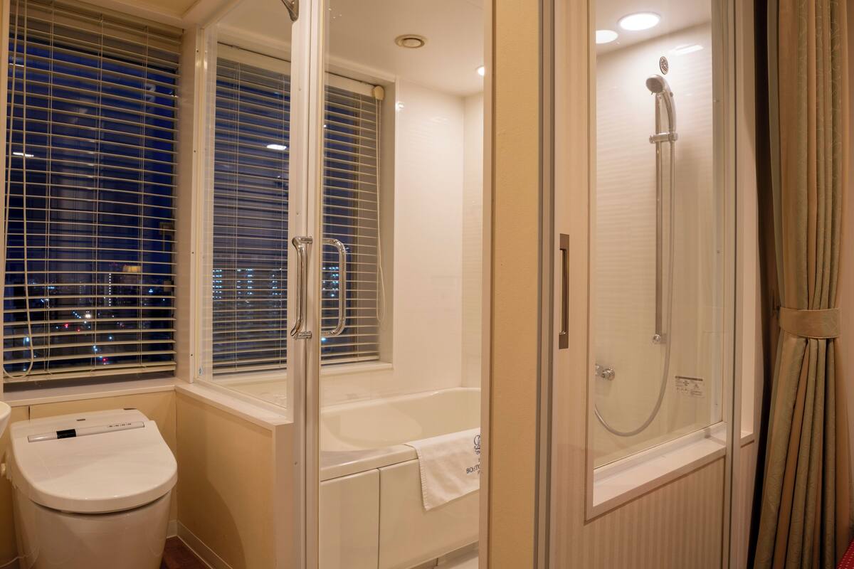 individually decorated, individually furnished, blackout curtains