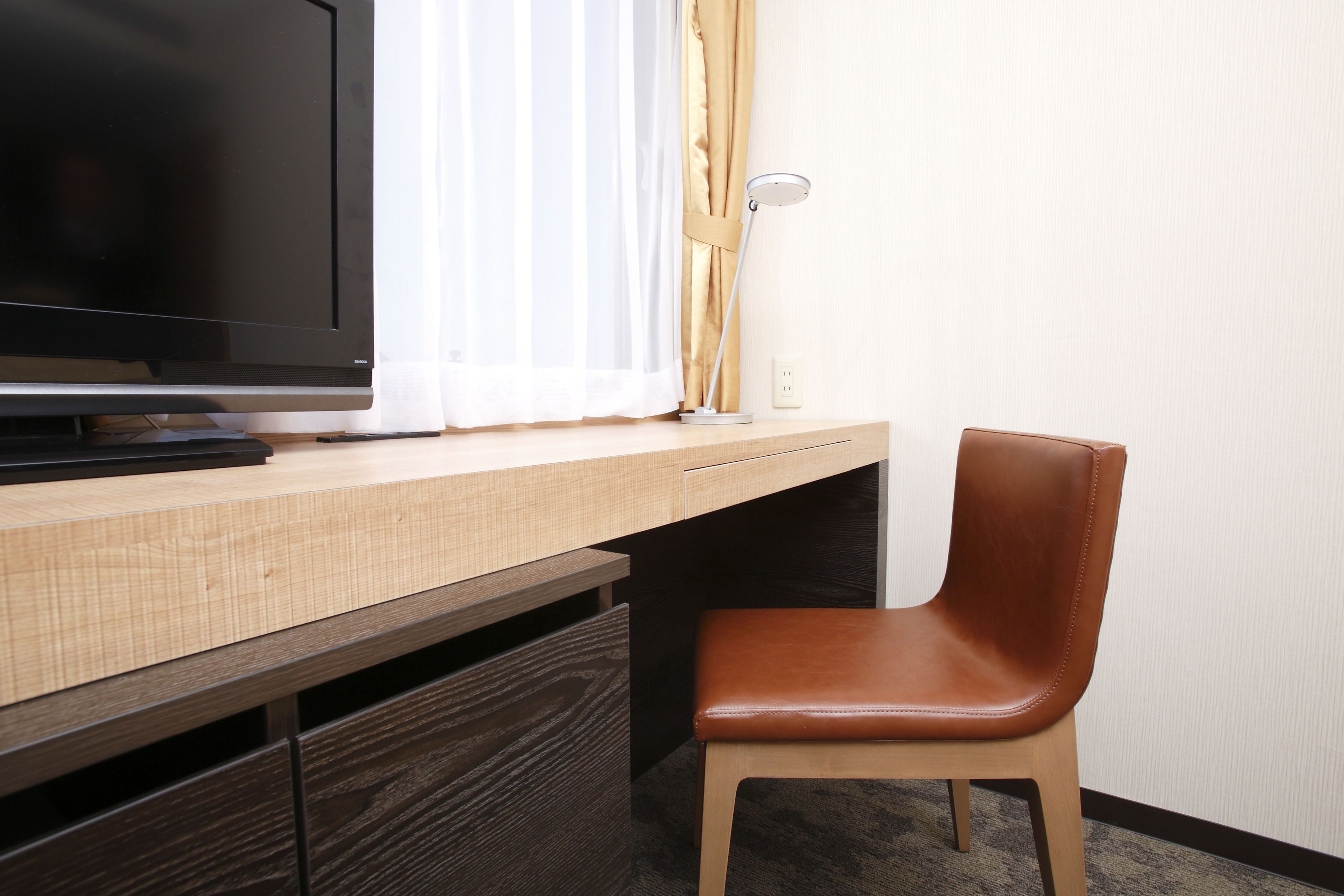 single room, non smoking | in-room safe, desk, iron/ironing board, free wifi