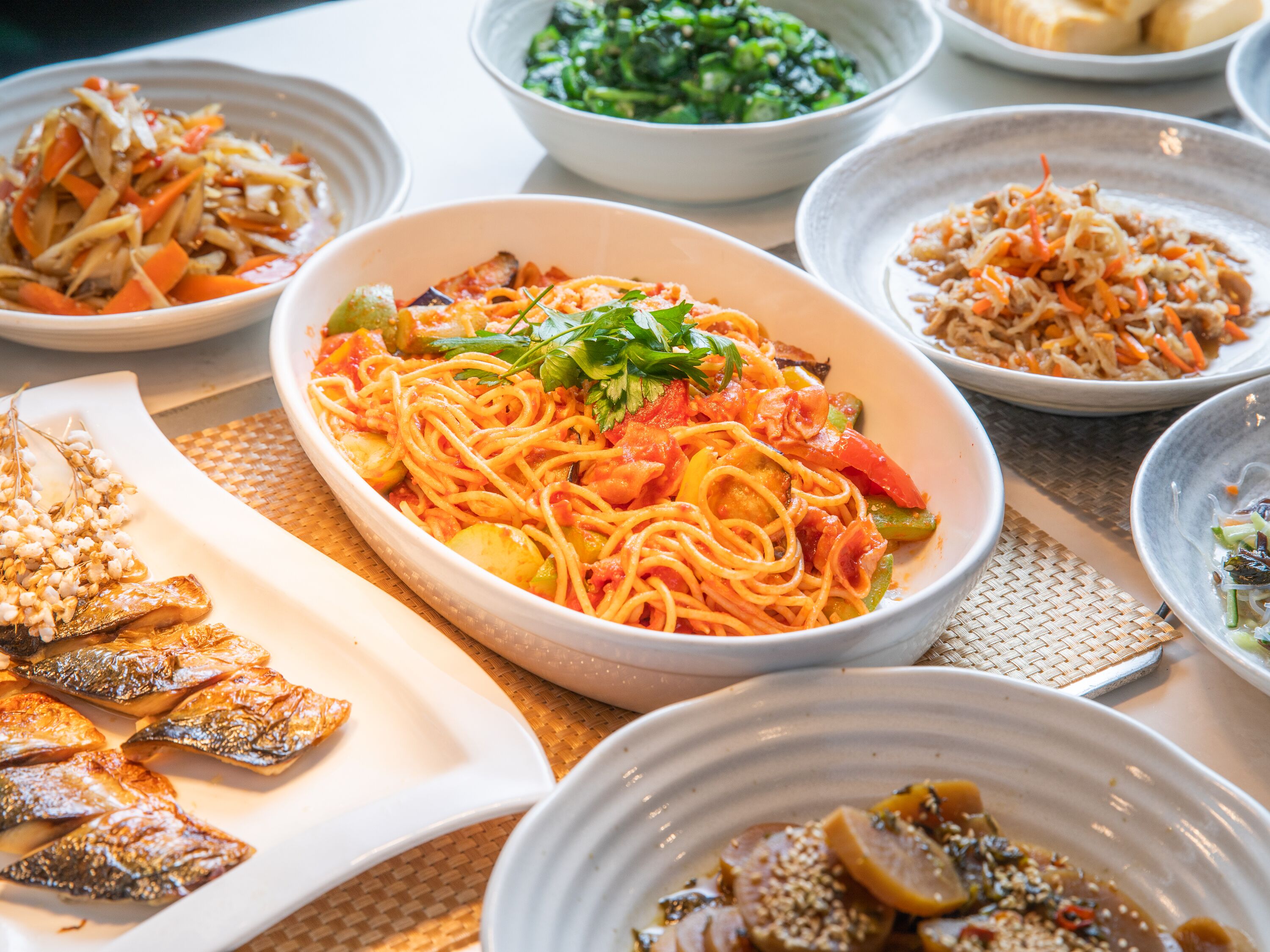 Daily buffet breakfast (JPY 2200 per person)