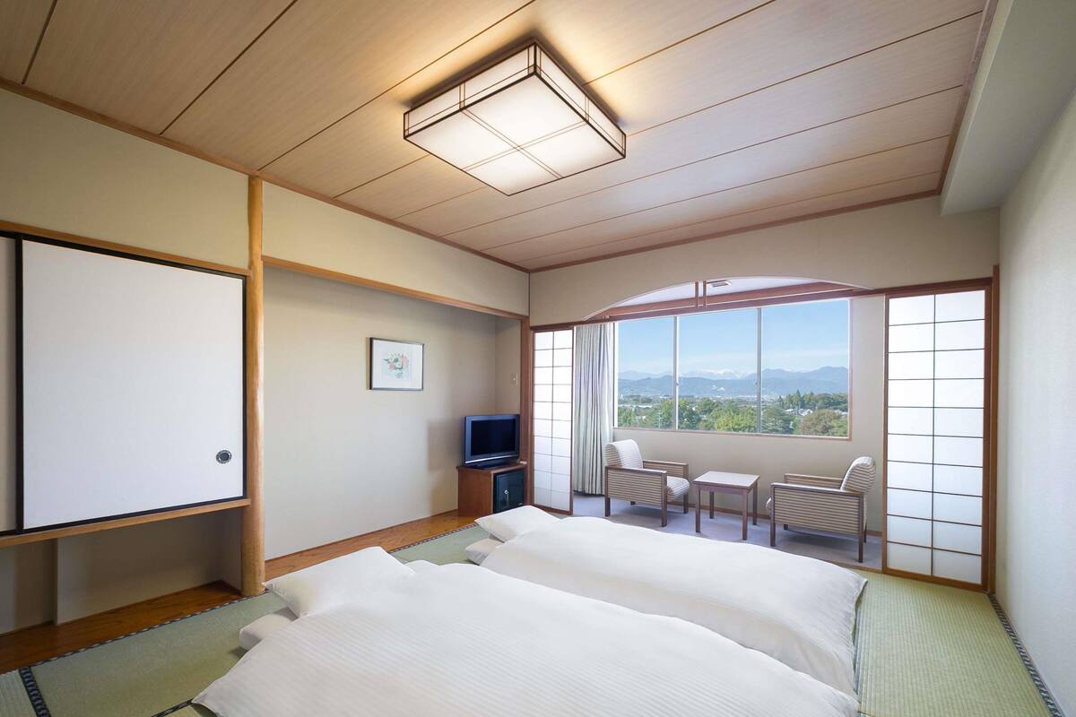 經典客房, 多張床, 山景 (Japanese Style) | 客房內保險箱、書桌、熨斗/熨衣板、免費無線上網
