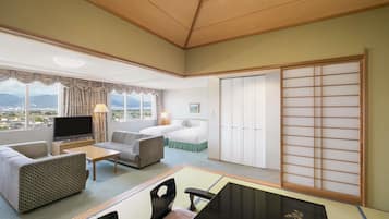 Classic Suite, Multiple Beds, Mountain View (Japanese Western Style)