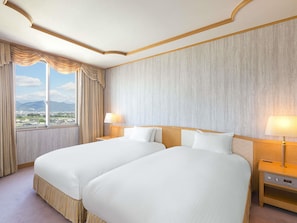 Deluxe-Suite, Mehrere Betten | Zimmersafe, Schreibtisch, Bügeleisen/Bügelbrett, kostenloses WLAN