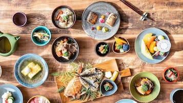 Café da manhã com buffet todos os dias mediante uma taxa