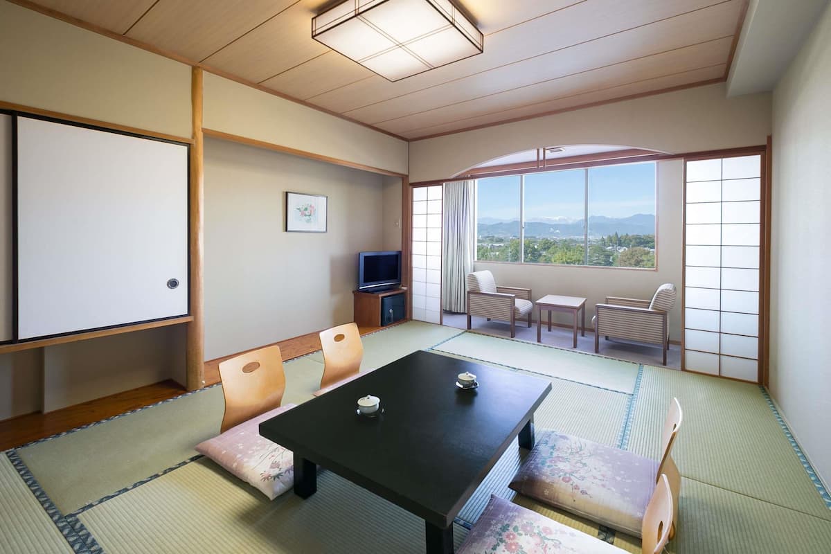 Classic Room, Japanese style, 4 Futon beds, Mountain view