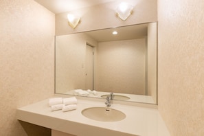 Classic Room, 1 Double Bed with Sofa bed, Mountain View | Bathroom | Combined shower/tub, free toiletries, hair dryer, slippers