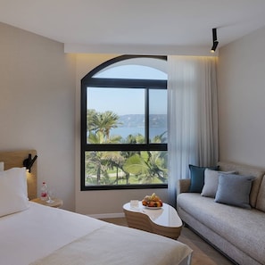 Minibar, coffres-forts dans les chambres, bureau, chambres insonorisées