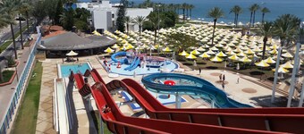 Gai Beach Resort Spa Hotel