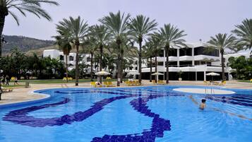 Indoor pool, seasonal outdoor pool