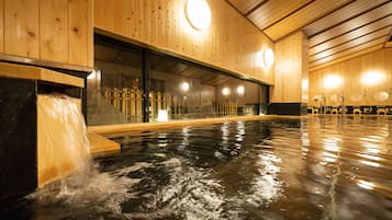 Suối nước nóng