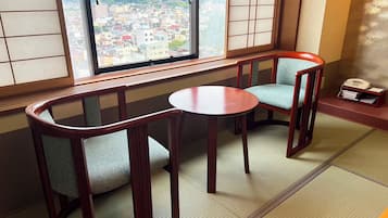 Deluxe Quadruple Room with panoramic view on upper floor, Non Smoking | Mountain view