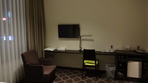 Premium Double Room, Non Smoking | Desk, iron/ironing board, free WiFi, bed sheets - Breezbay Hotel Resort and Spa (Yokohama)