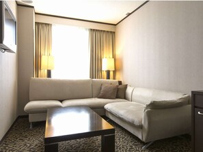 Living room - Hotel Binario Komatsu Centre (Komatsu)