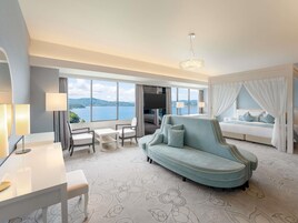 Privilege, Junior Suite, 1 Double Bed, Sea View | In-room safe, desk, free WiFi, bed sheets