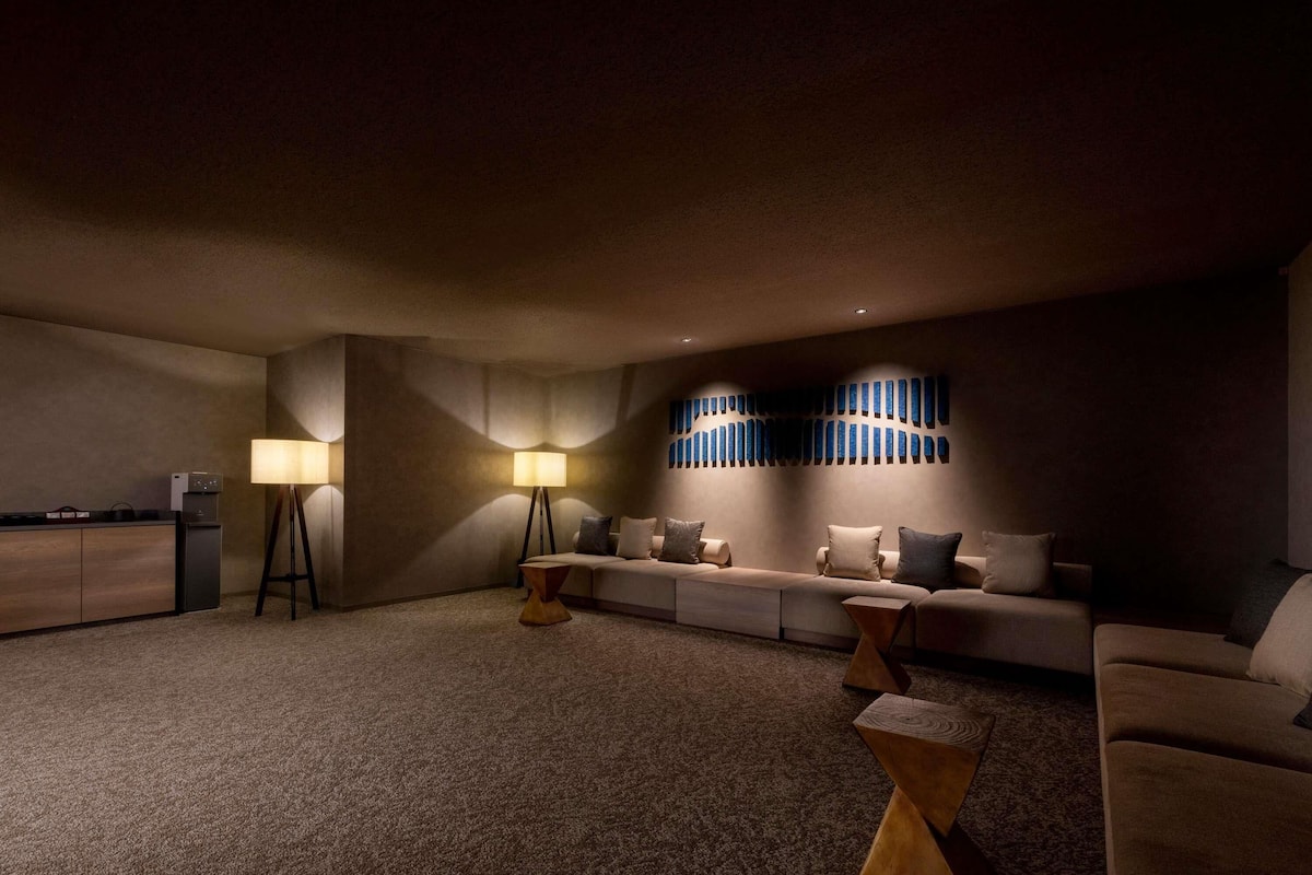 In-room safe, desk, free WiFi, bed sheets