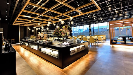 Dining. Tsukino Hotel