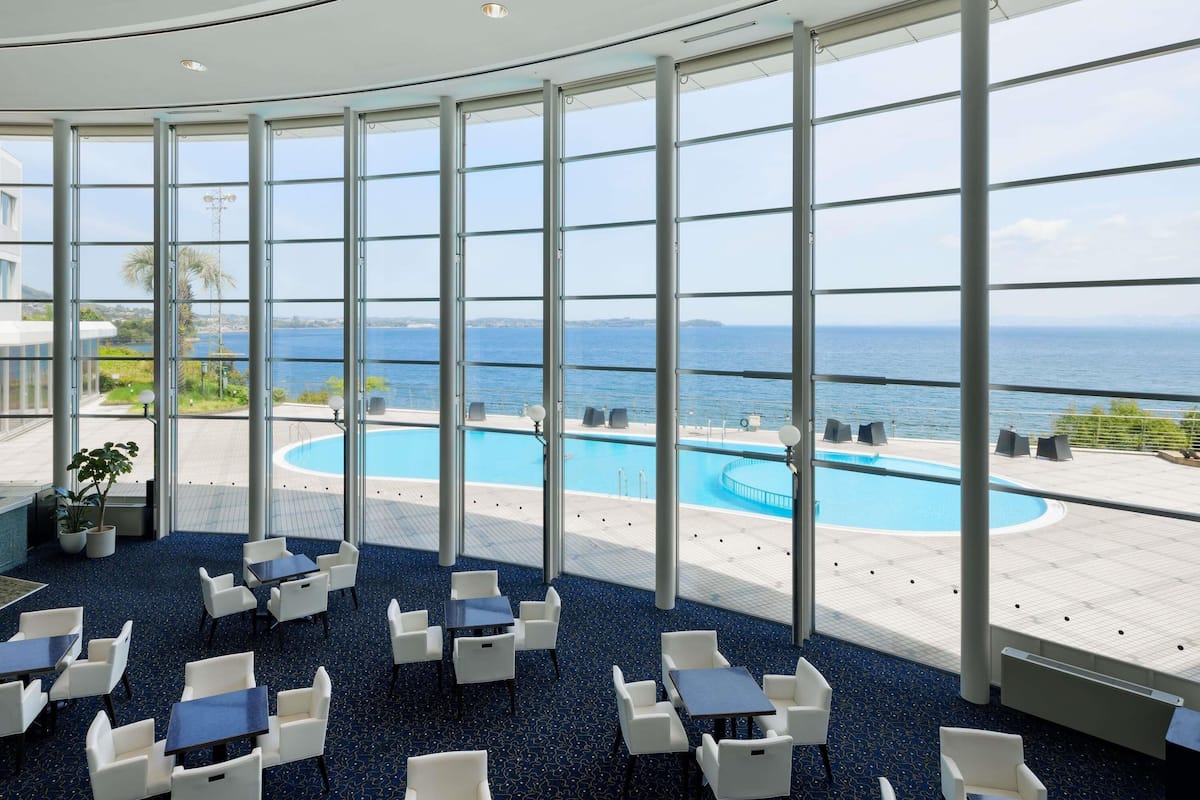 Cofres nos quartos, escrivaninha, Wi-Fi de cortesia, roupa de cama