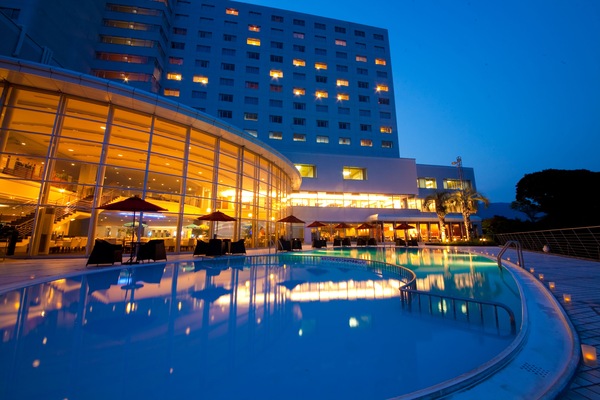 Seasonal outdoor pool