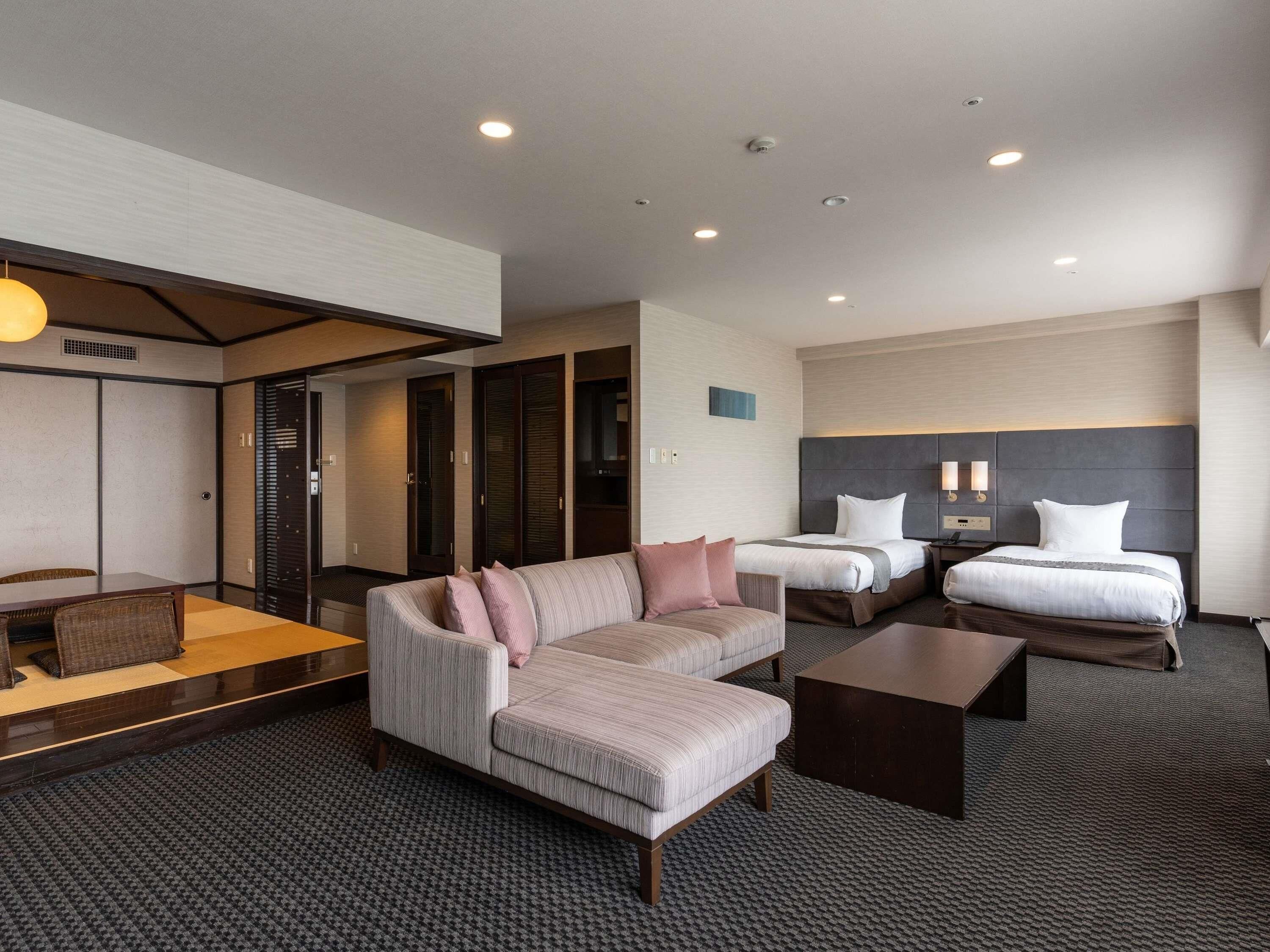 Standard Suite, 2 Single Beds, Sea View (Japanese Western Style) | In-room safe, desk, free WiFi, bed sheets