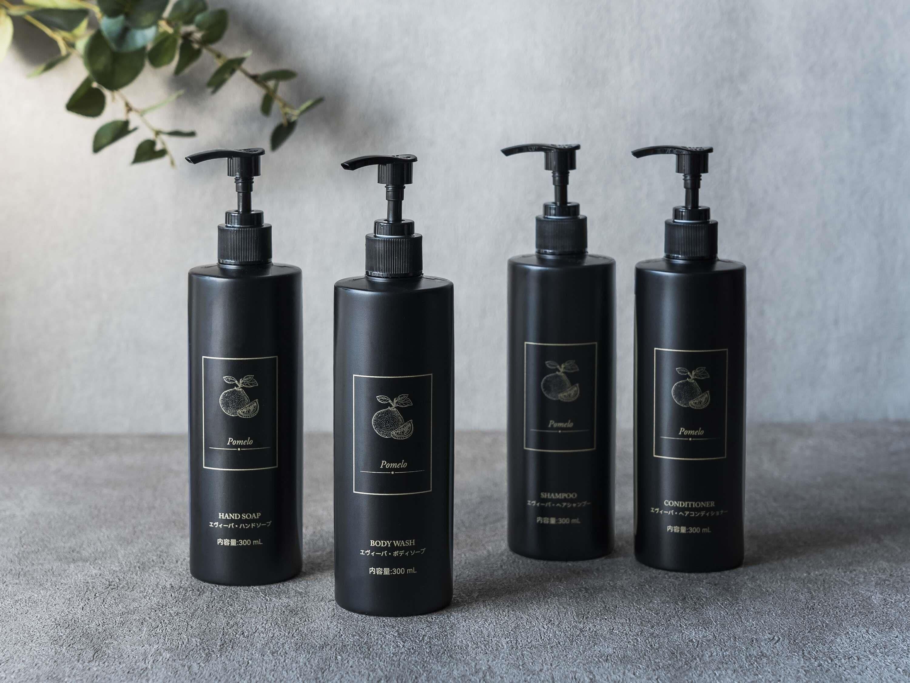 Superior-huone, useita sänkyjä, valtamerinäköala | Tallelokero huoneessa, työpöytä, ilmainen Wi-Fi, vuodevaatteet