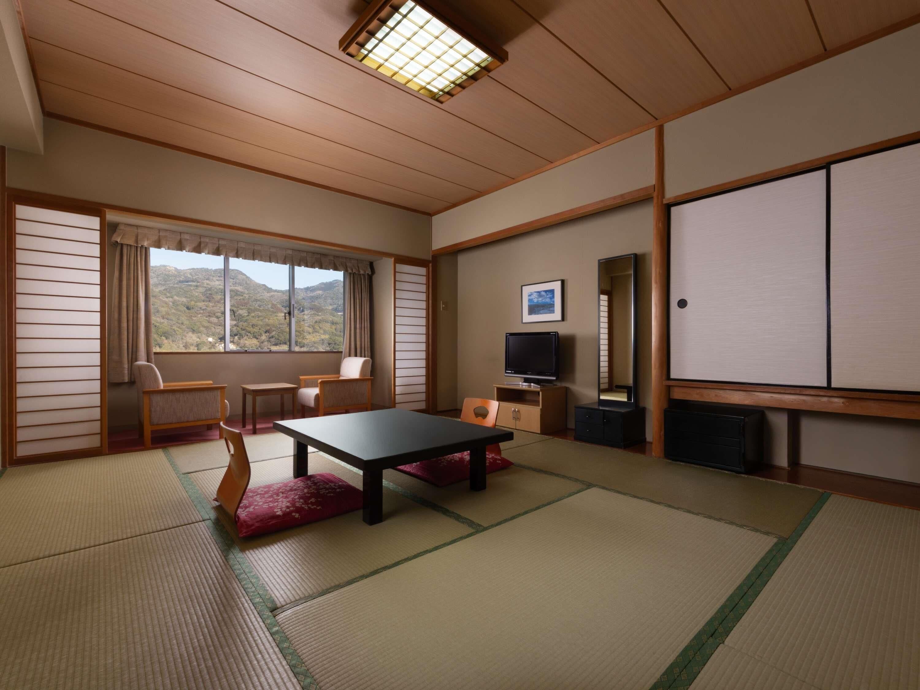 Traditional-Zimmer, Mehrere Betten, Nichtraucher, Bergblick (Japanese Style) | Zimmersafe, Schreibtisch, kostenloses WLAN, Bettwäsche
