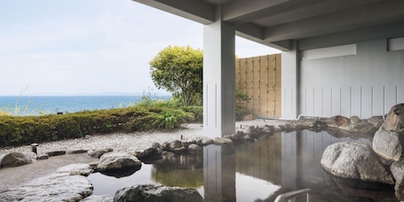 Public bath. Grand Mercure Beppu Bay Resort & Spa