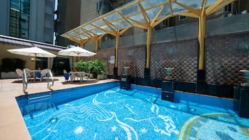 Seasonal outdoor pool