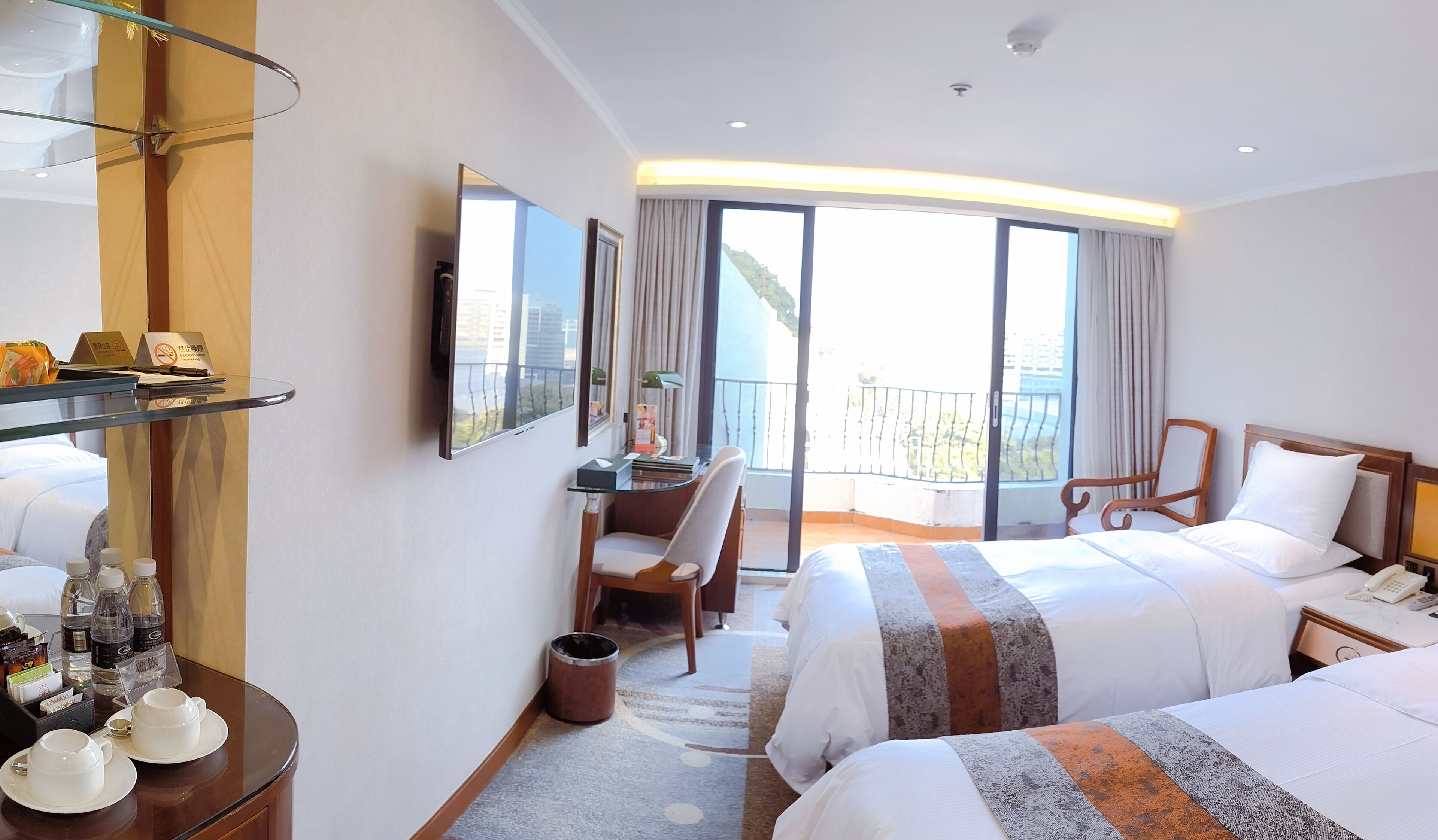 Rom – deluxe, 2 enkeltsenger | Sengetøy av topp kvalitet, dundyner, minibar og skrivebord