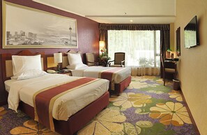 Premium bedding, down comforters, minibar, desk - Guia (Macau)