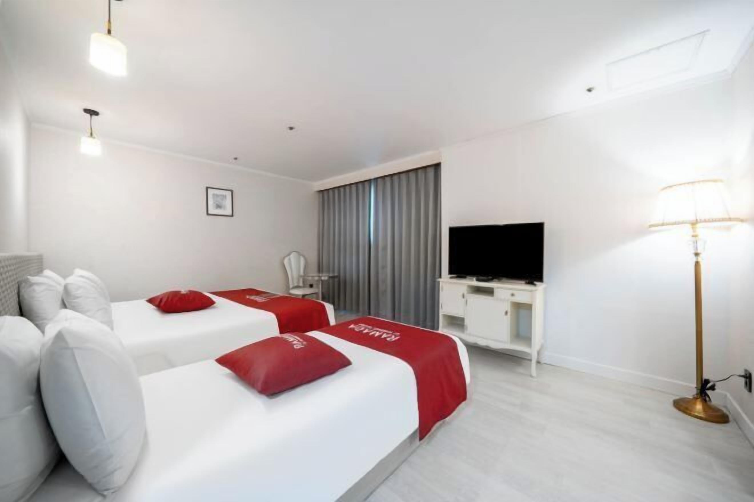 Chăn bông, nệm Select Comfort, màn/rèm cản sáng 