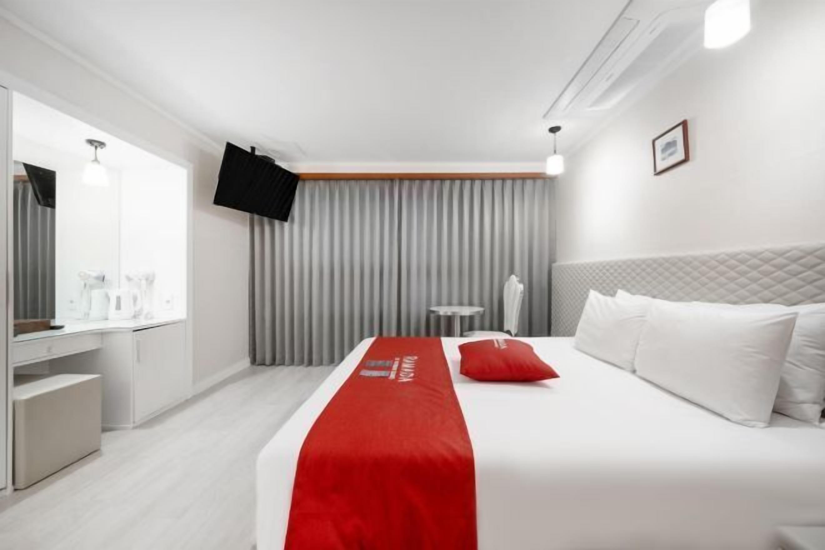 羽绒被、Select Comfort 床、遮光窗帘、免费 WiFi