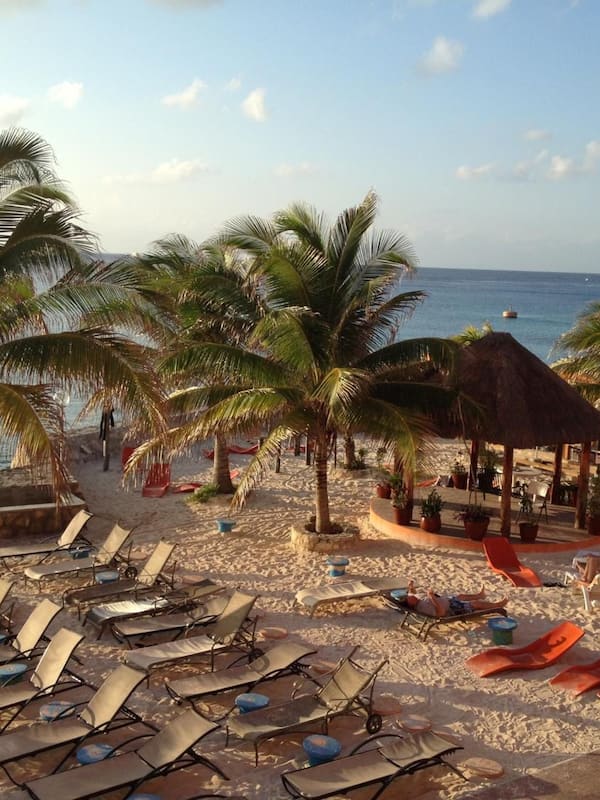 Una playa cerca, arena blanca, buceo, snorkel
