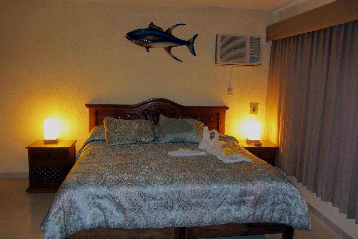 Pillowtop beds, minibar, in-room safe, desk