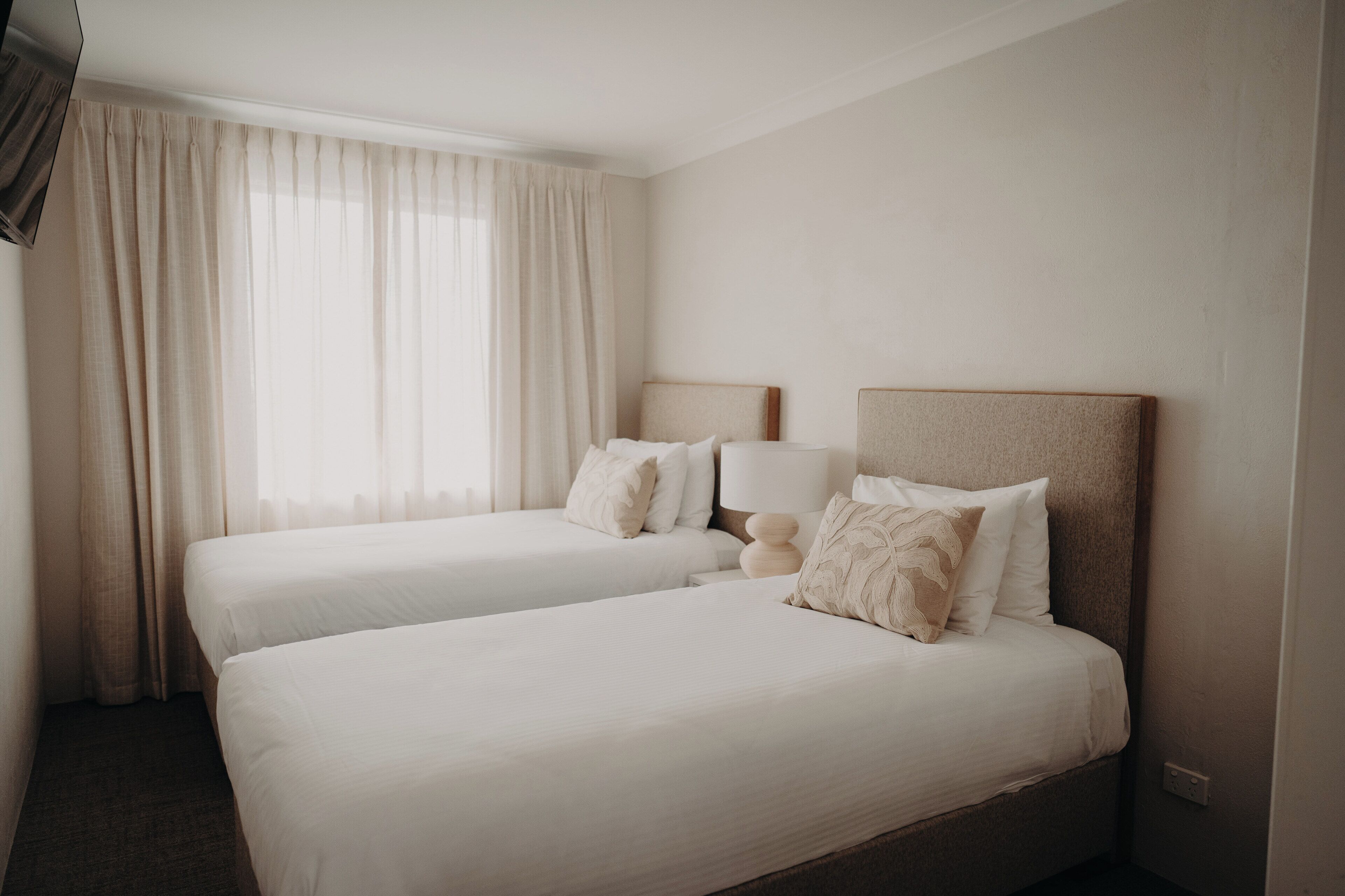Apartment, 3 Bedrooms | Individually decorated, individually furnished, desk, iron/ironing board