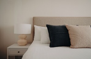 Apartment, 3 Bedrooms | Individually decorated, individually furnished, desk, iron/ironing board - Albany Motel & Apartments (Albany)