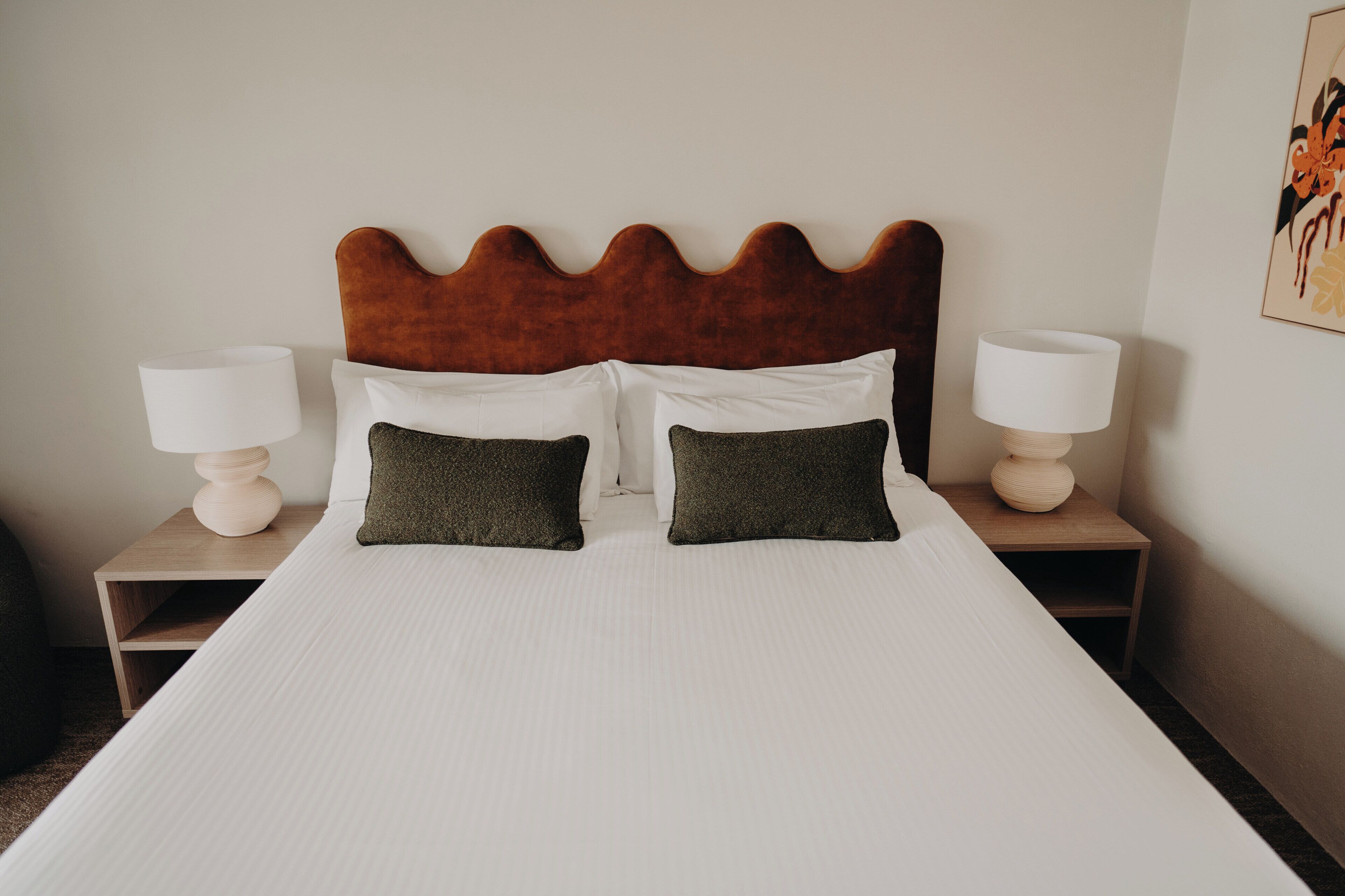Premier Room, 1 King Bed | Individually decorated, individually furnished, desk, iron/ironing board