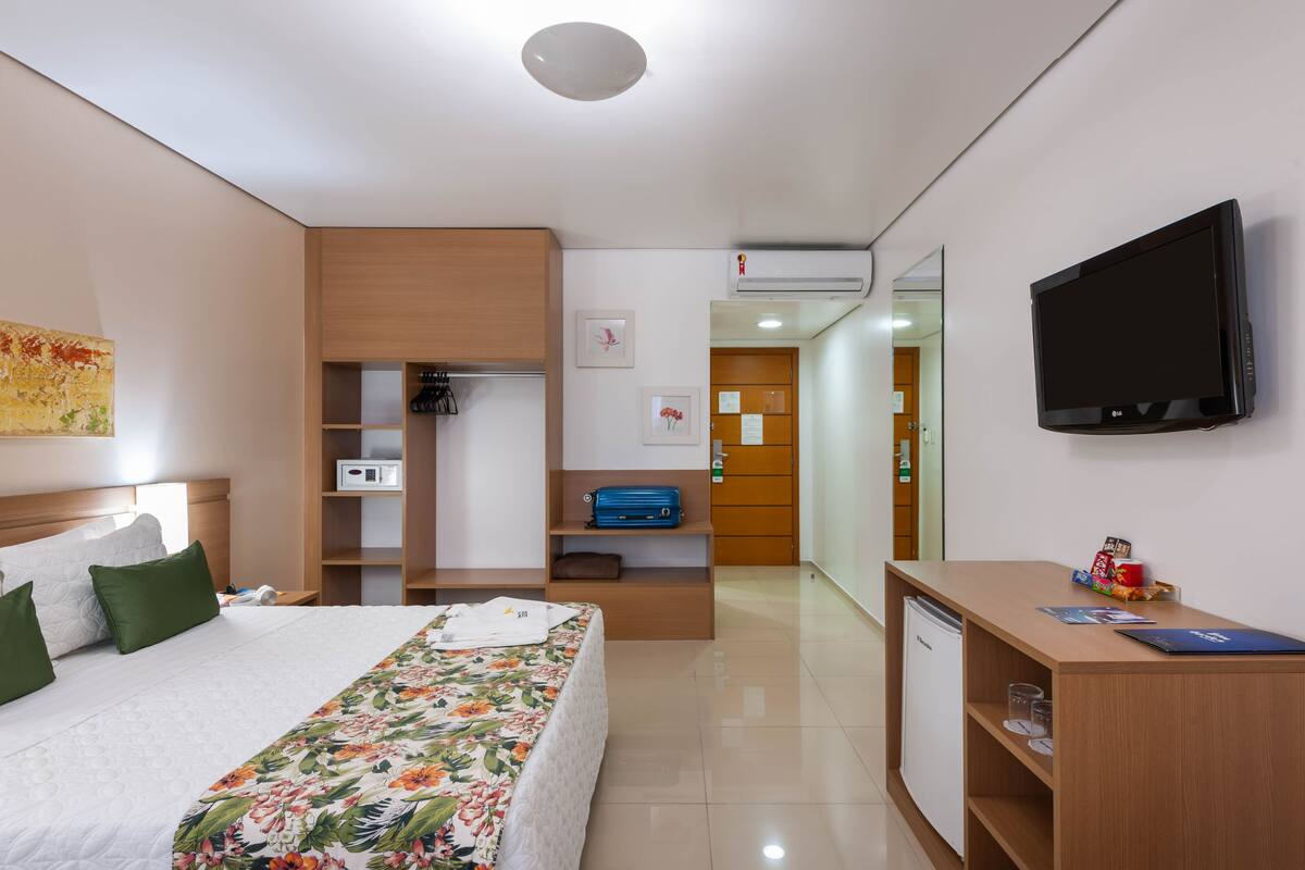 minibar, in-room safe, desk, free wifi