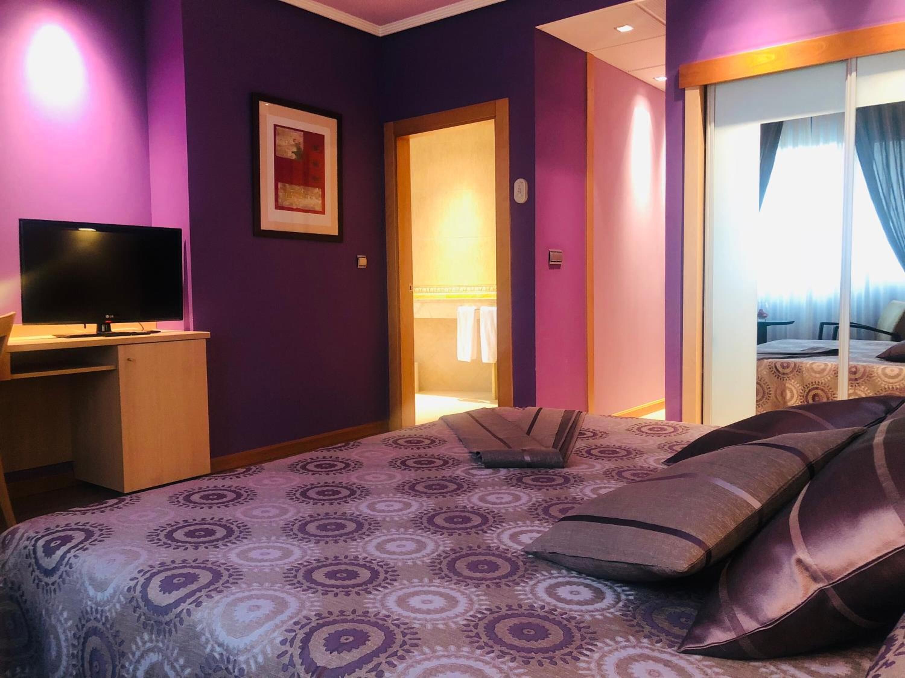 Caja de seguridad en la habitación, escritorio y wifi gratis 