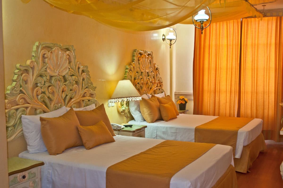 1 bedroom, premium bedding, in-room safe, desk