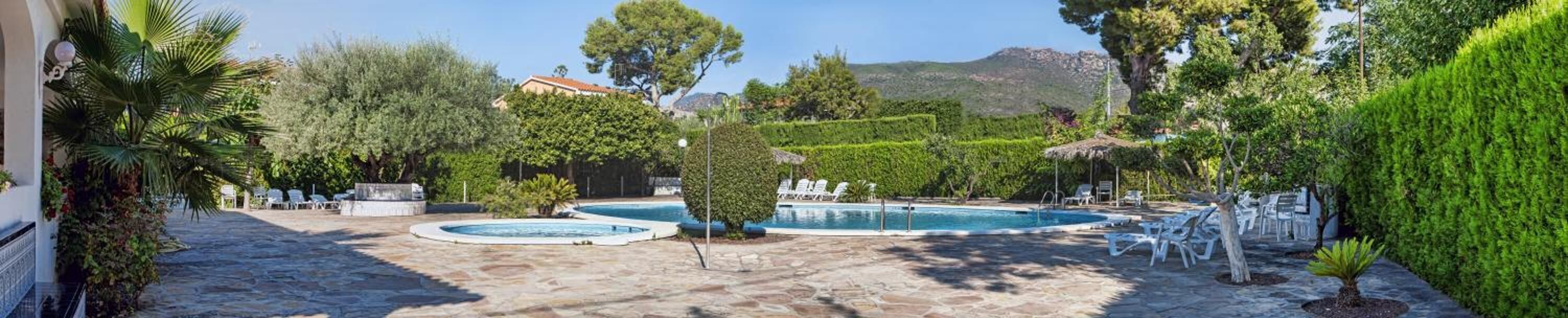 seasonal outdoor pool, pool umbrellas, pool loungers