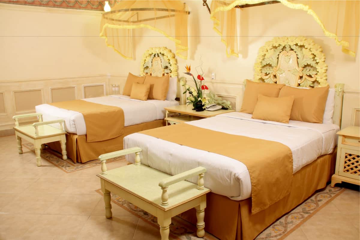 Double Room | 1 bedroom, premium bedding, pillow-top beds, in-room safe