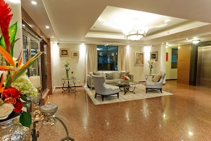 Reception - Hotel Coral Suites (Panama City)