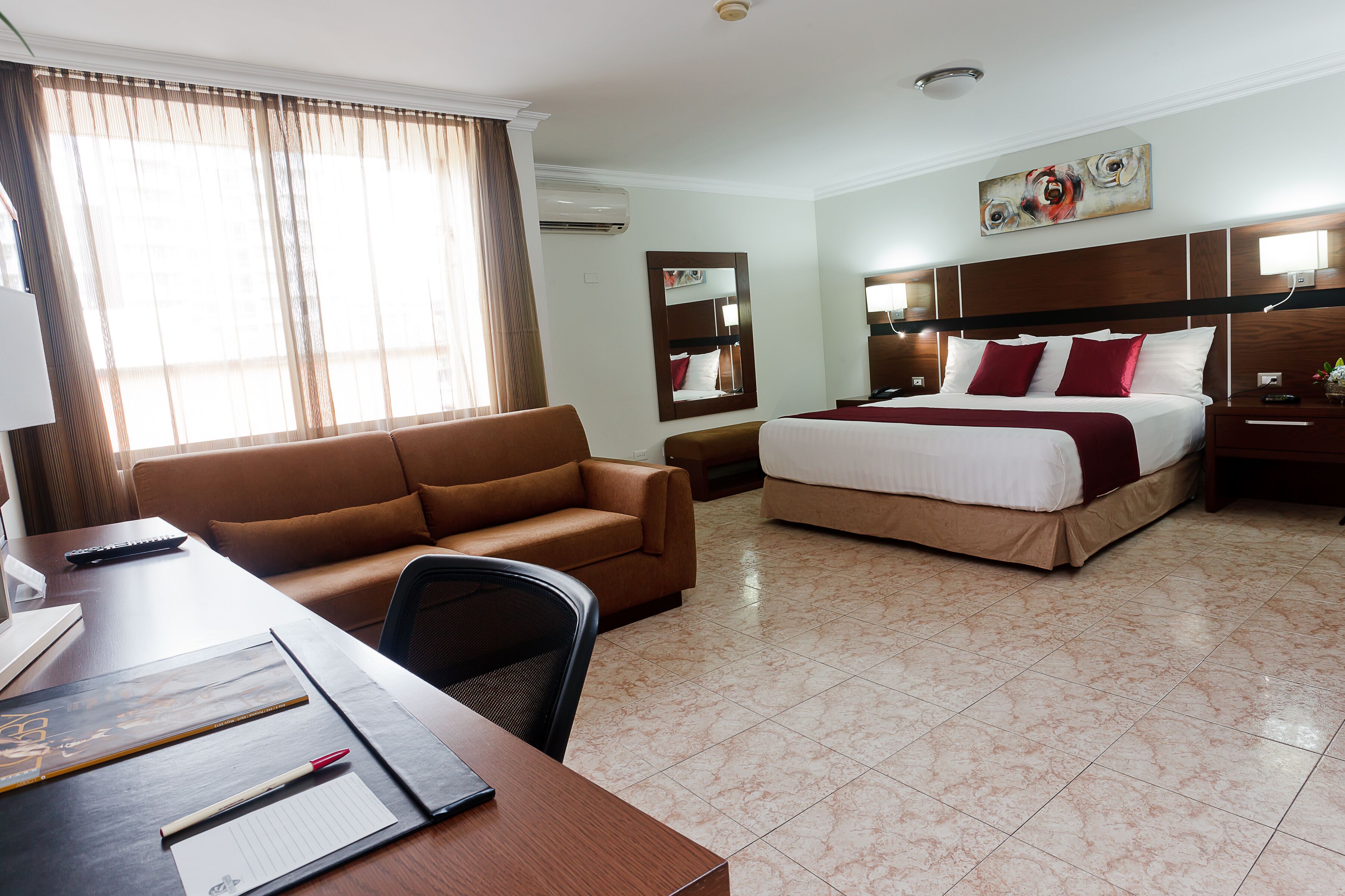 executive suite, 1 king bed | in-room safe, desk, laptop workspace, iron/ironing board