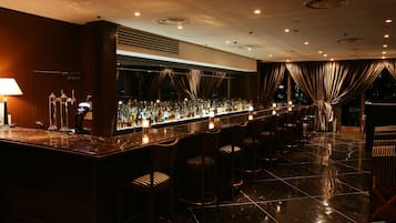 Bar (trong khuôn viên)