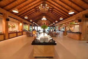 Daily buffet breakfast (THB 500 per person)