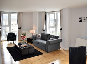 Executive Apartment, 2 Bedrooms (1 Ground Floor - 3 Floor) | Living area | 42-inch TV with satellite channels - Luxlogic (London)