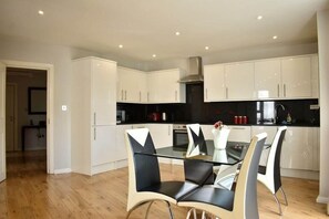 Dining - Luxlogic (London)