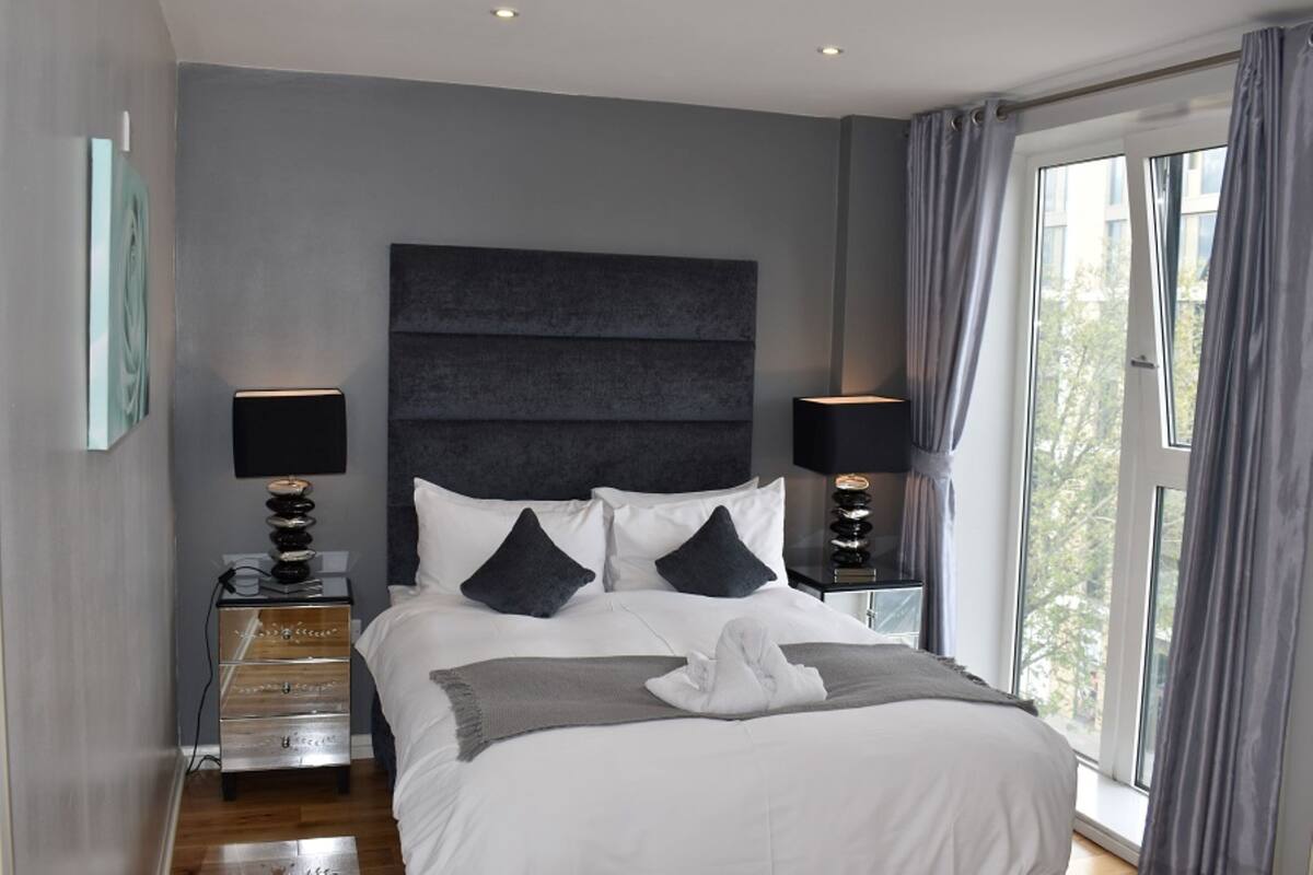 Deluxe Apartment, 2 Bedrooms | 1 bedroom, Egyptian cotton sheets, in-room safe, desk