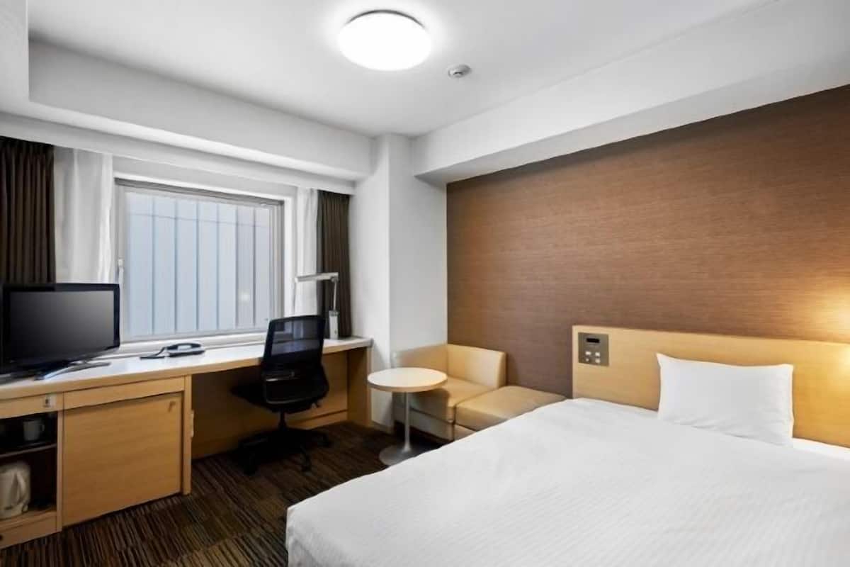 Down duvets, desk, soundproofing, iron/ironing board